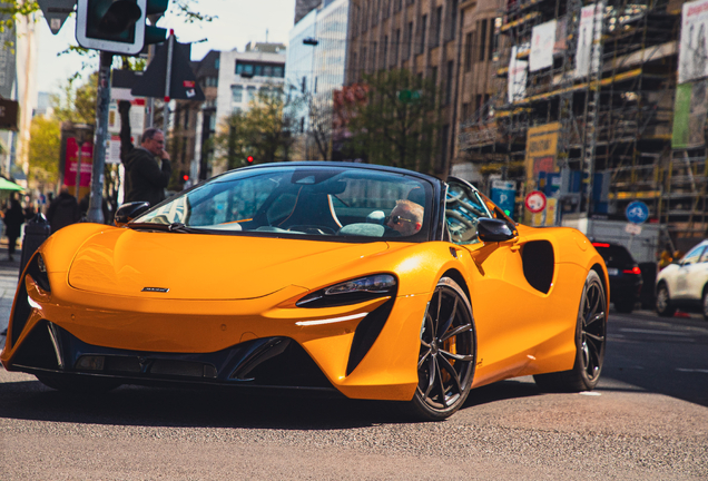 McLaren Artura Spider