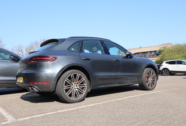 Porsche 95B Macan GTS