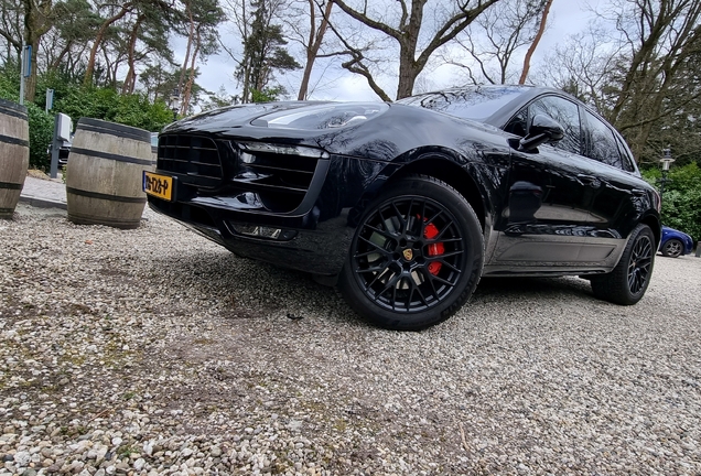 Porsche 95B Macan GTS