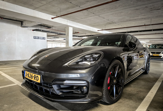 Porsche 971 Panamera GTS Sport Turismo