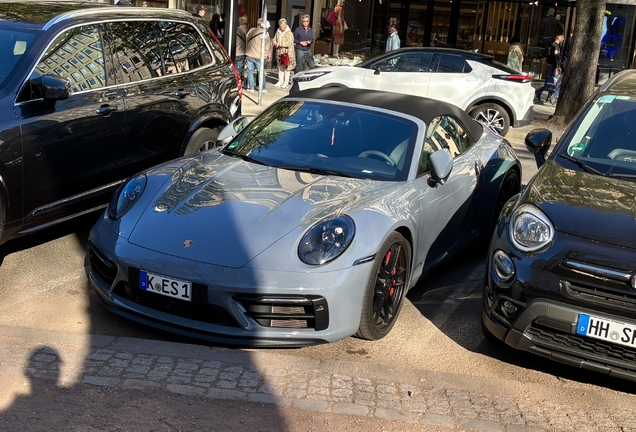 Porsche 992 Carrera 4 GTS Cabriolet