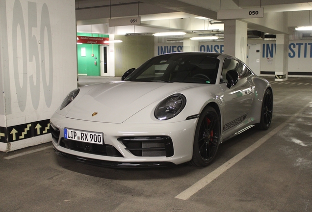 Porsche 992 Carrera GTS