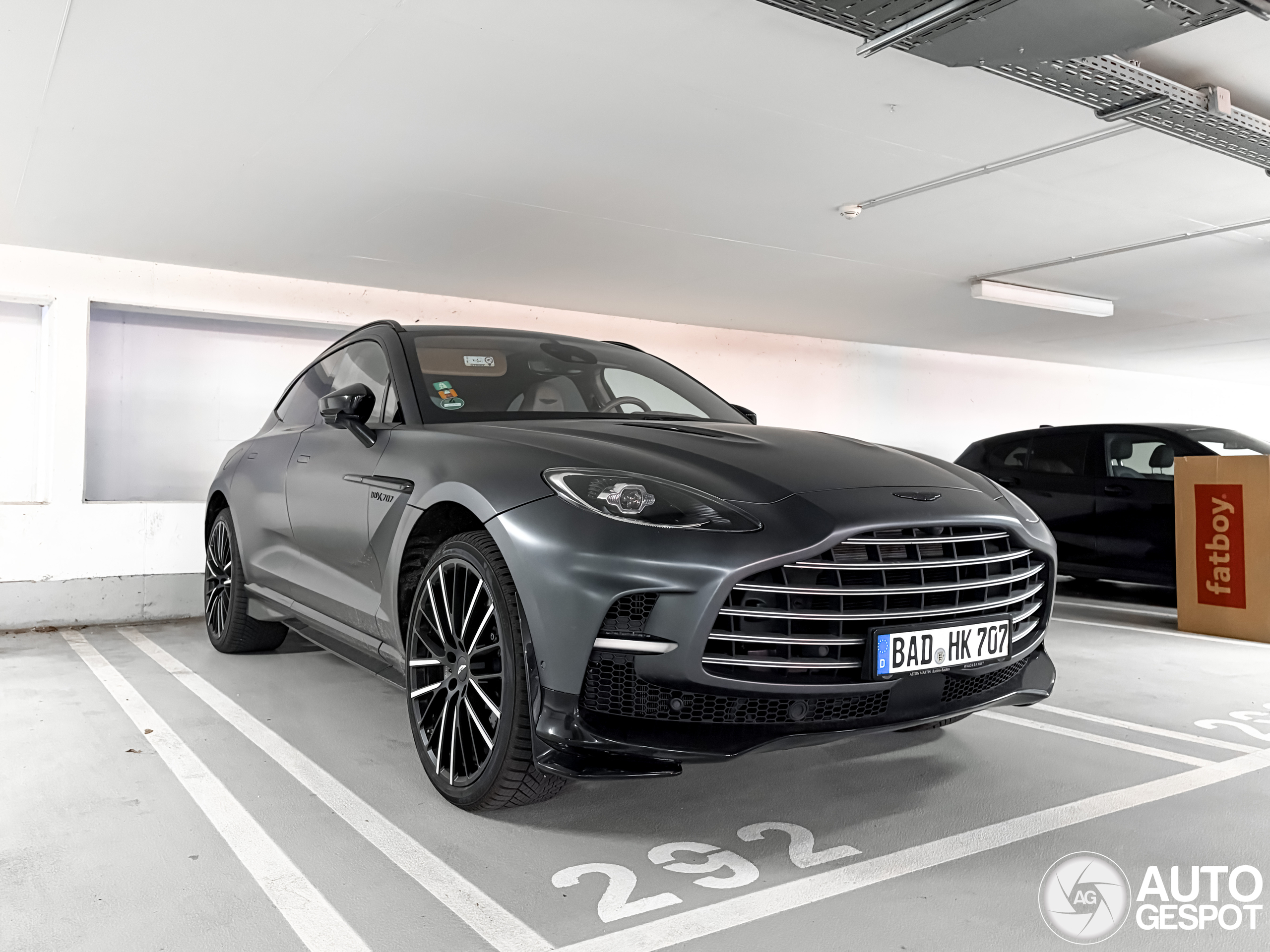 Aston Martin DBX707