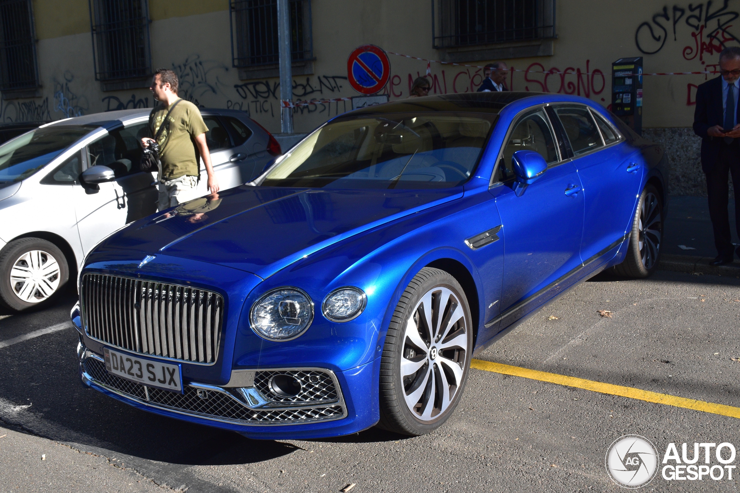 Bentley Flying Spur V8 Azure