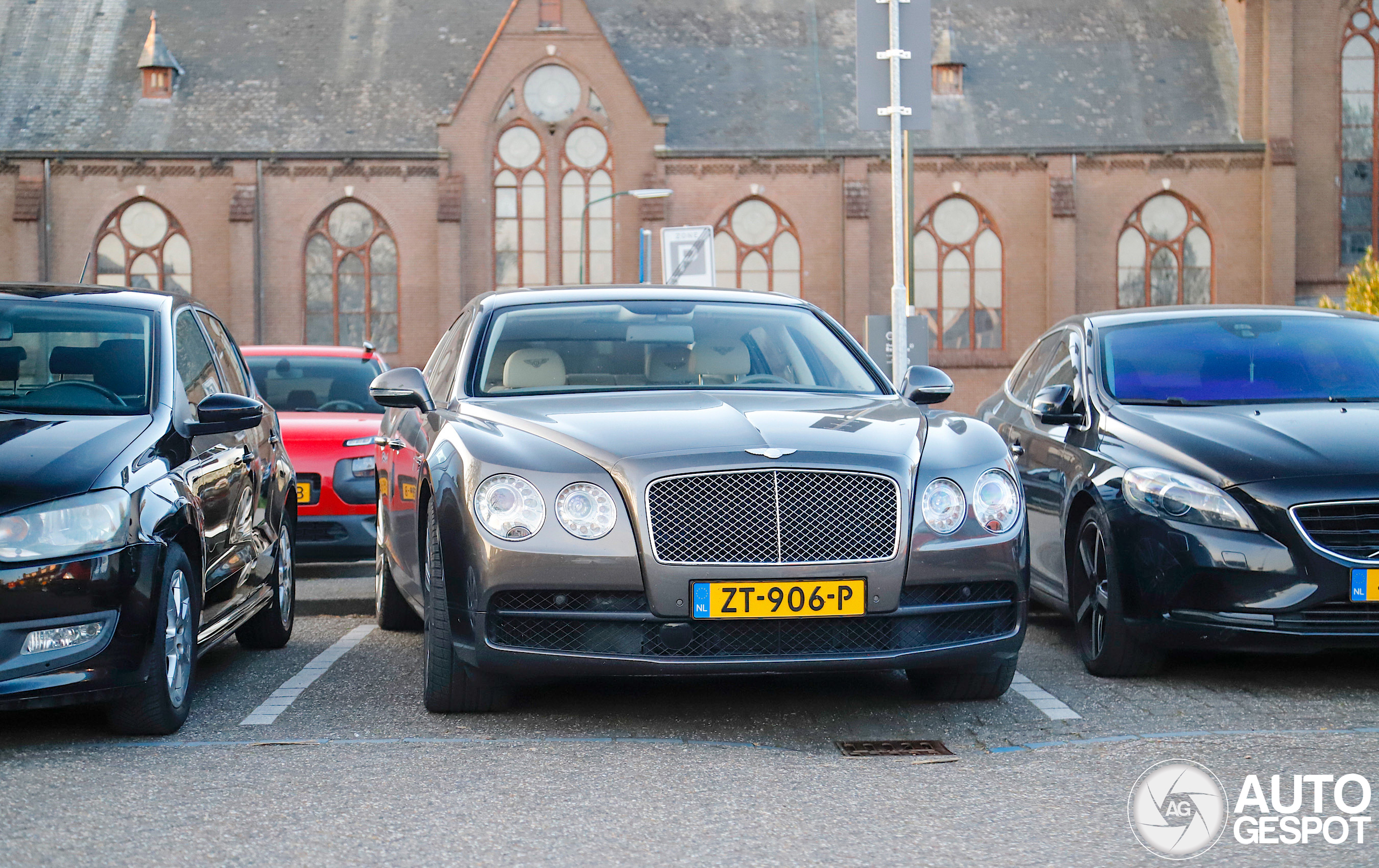 Bentley Flying Spur V8