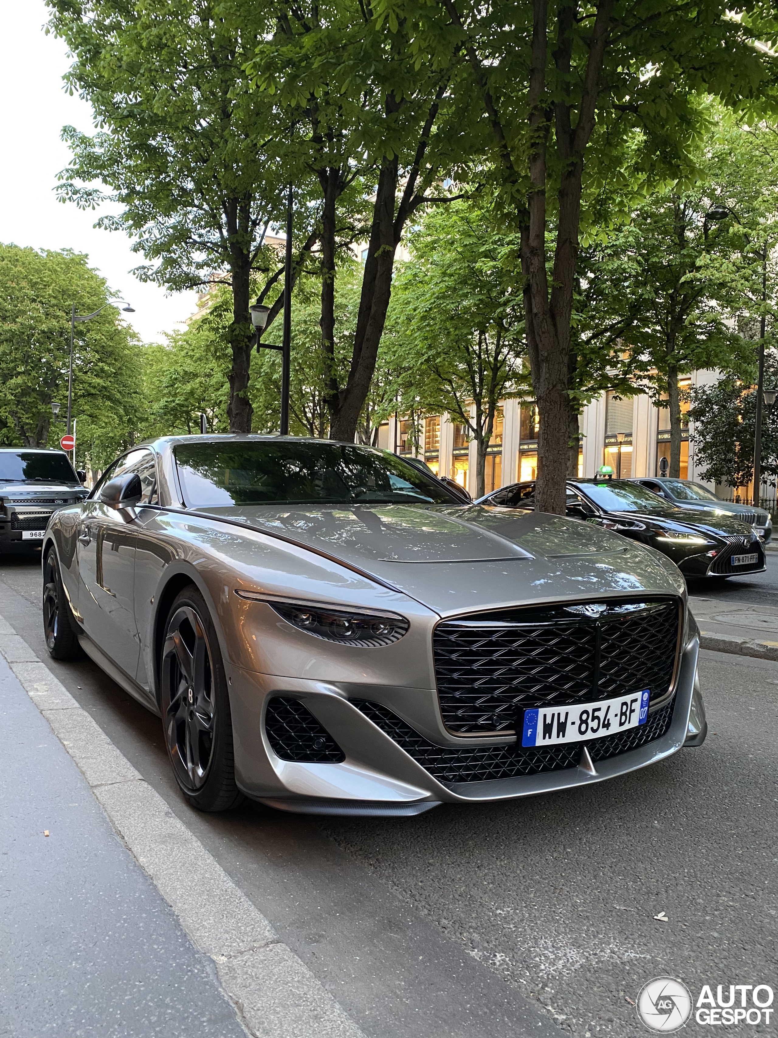 Eerste Bentley Batur is eindelijk hier