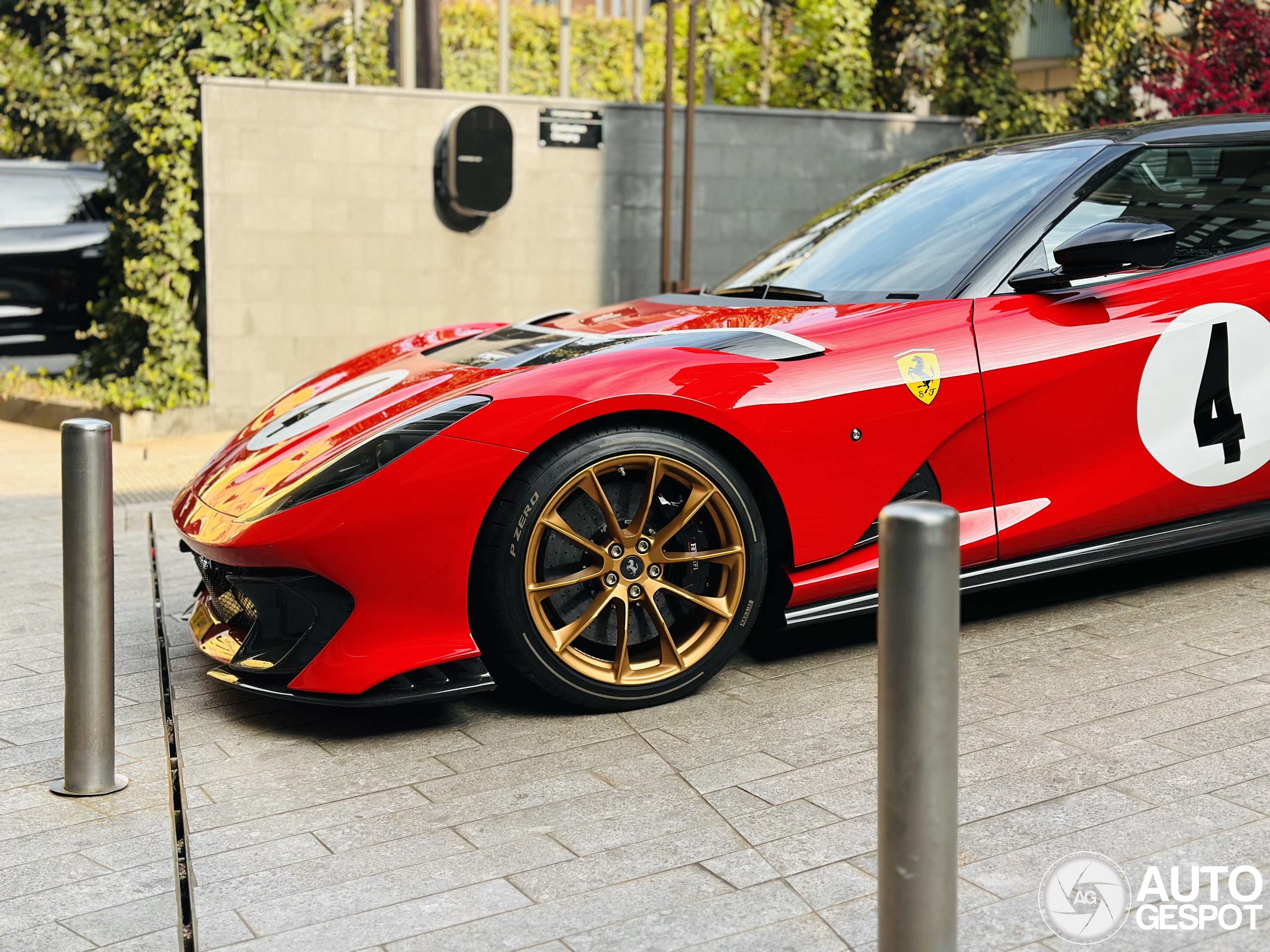 Ferrari 812 Competizione A: Configurazione mozzafiato e Foto di alta qualità