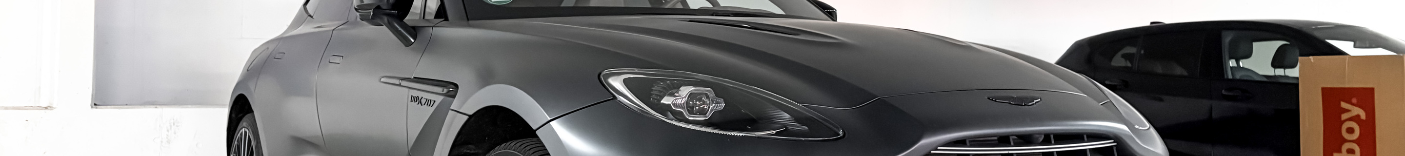 Aston Martin DBX707