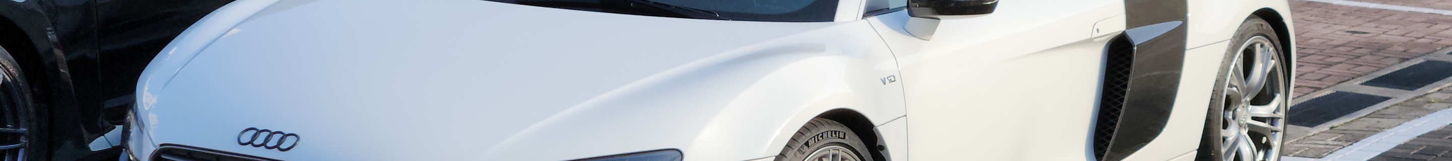 Audi R8 V10 Plus 2013