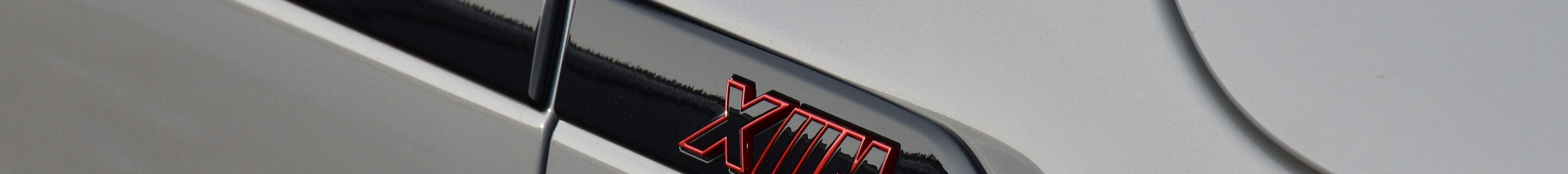 BMW XM G09 Label Red