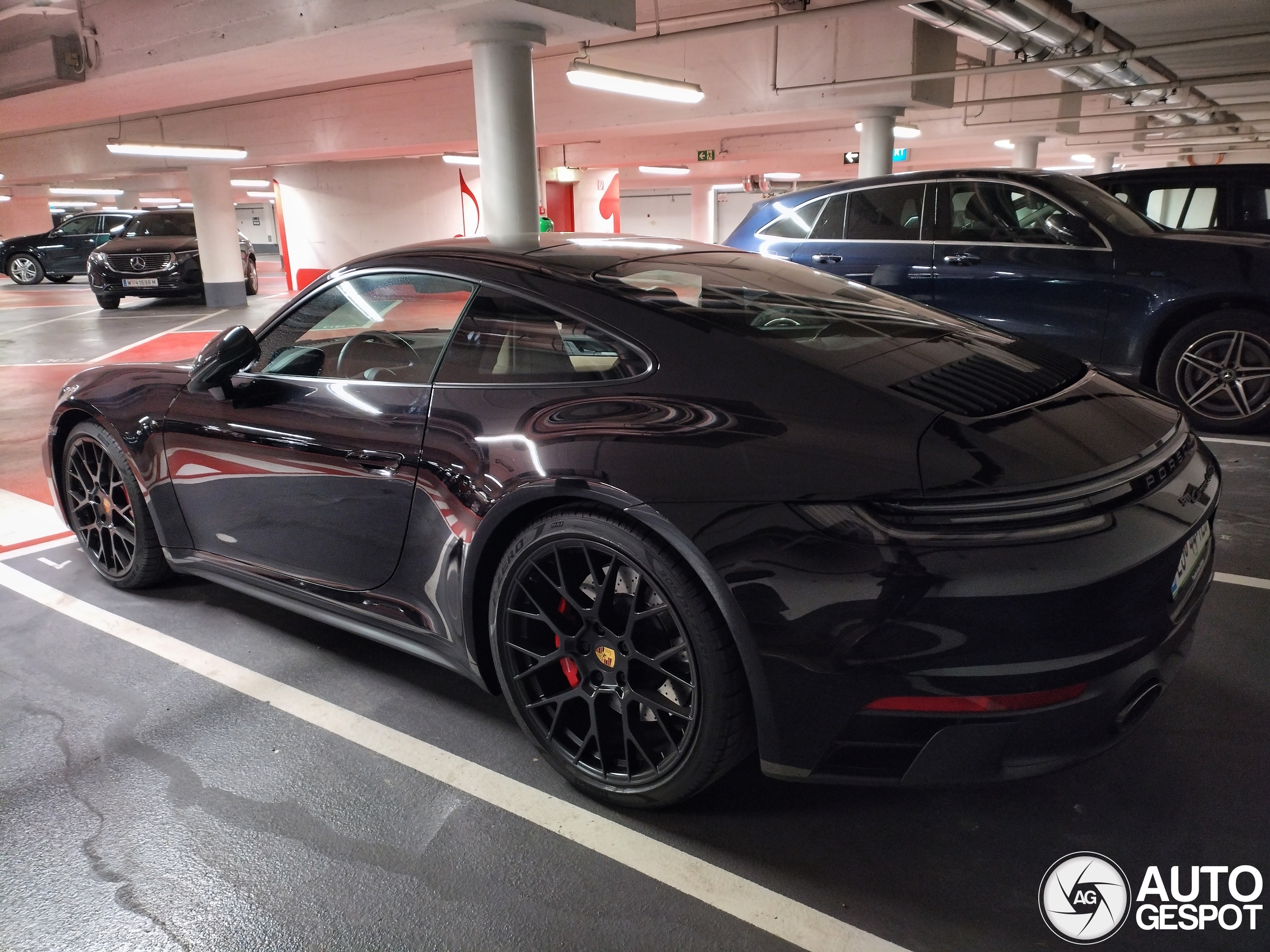 Porsche 992 Carrera 4 GTS