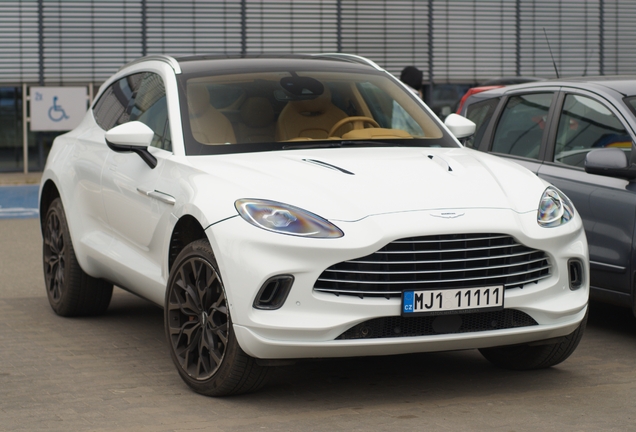 Aston Martin DBX