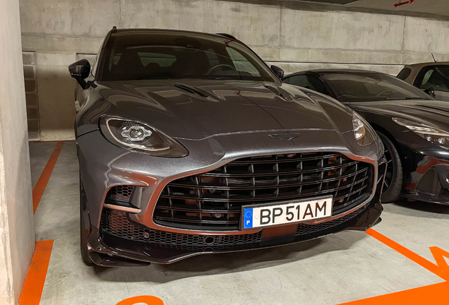 Aston Martin DBX707