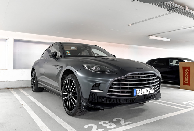 Aston Martin DBX707