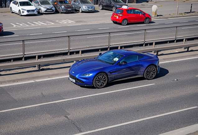 Aston Martin V8 Vantage 2018