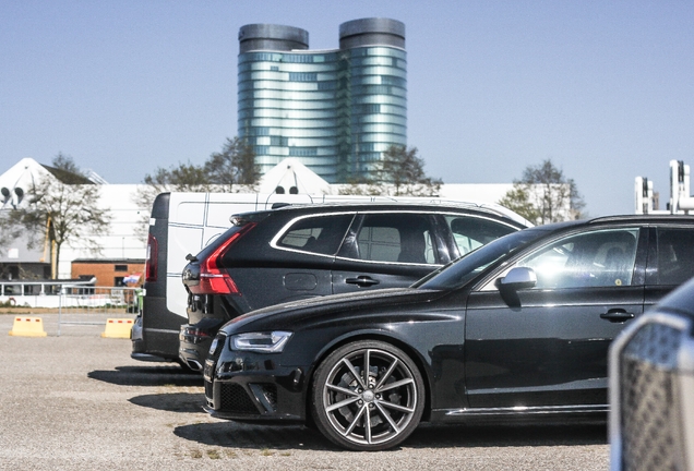 Audi RS4 Avant B8