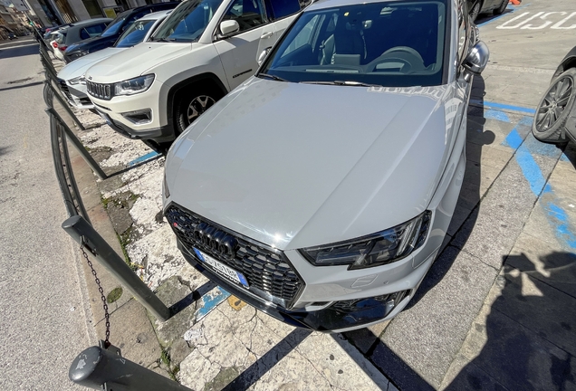 Audi RS4 Avant B9