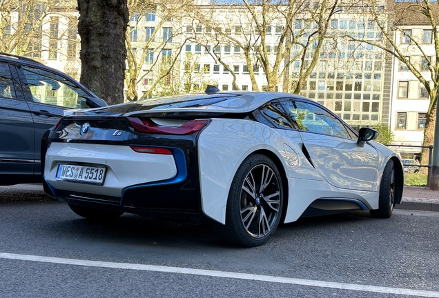 BMW i8