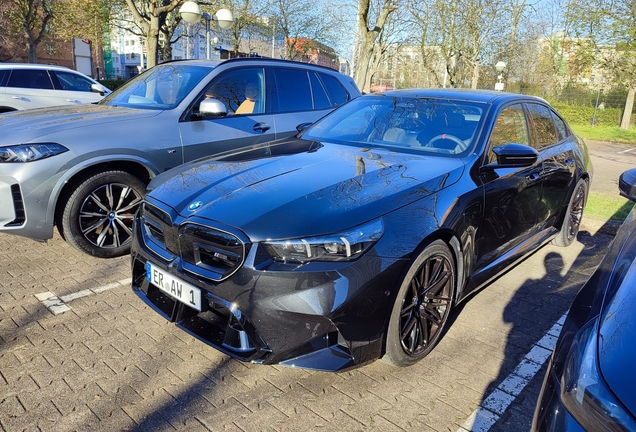 BMW M5 G90