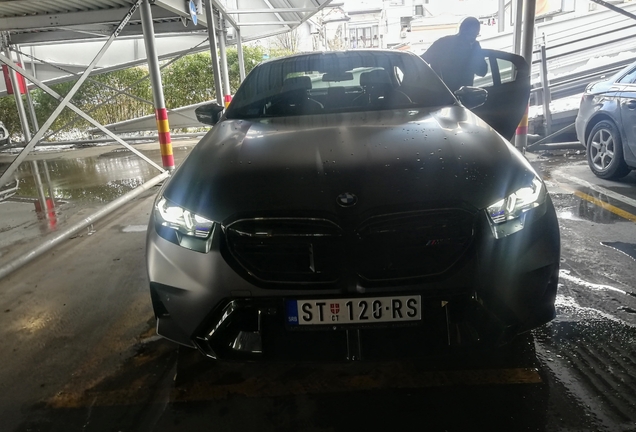 BMW M5 G90