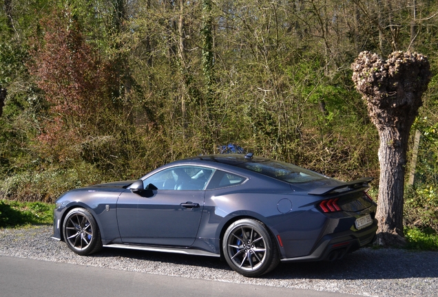 Ford Mustang Dark Horse 2024