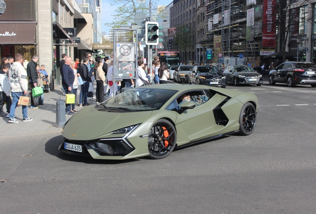 Lamborghini Revuelto