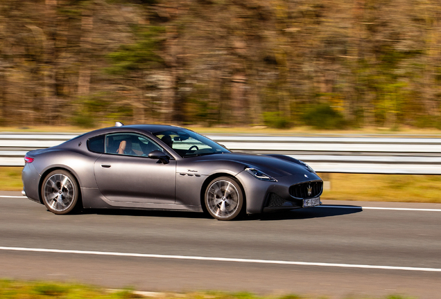 Maserati GranTurismo Modena 2023