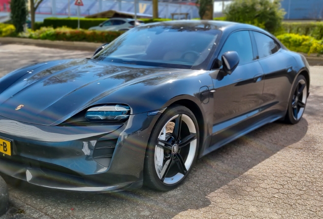 Porsche Taycan Turbo