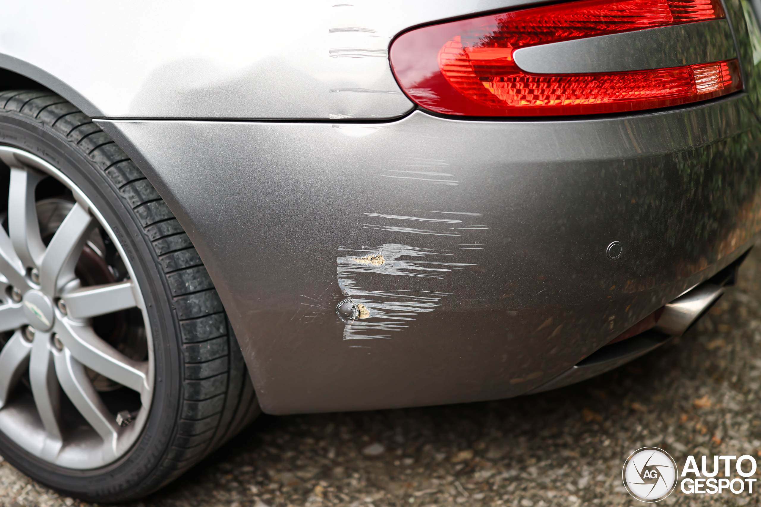 Aston Martin DB9