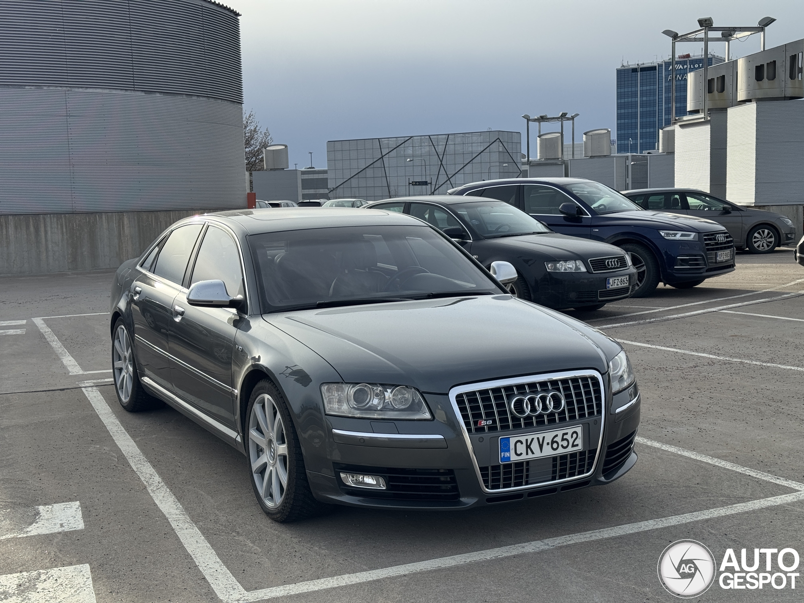 Audi S8 D3