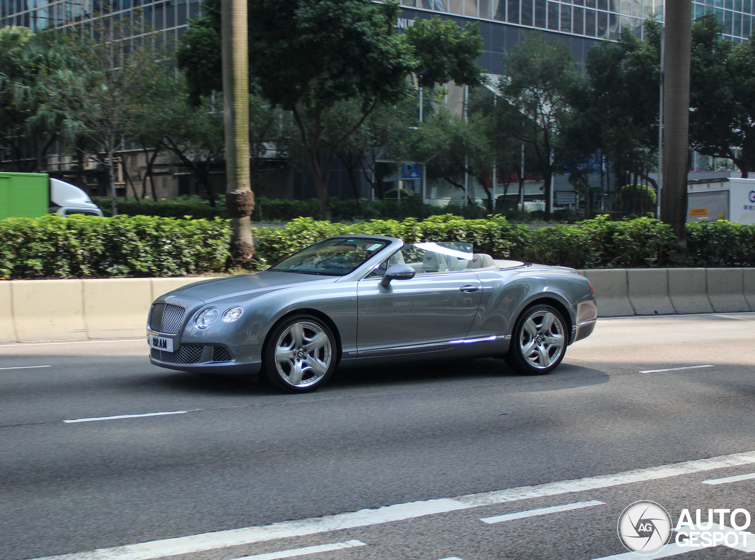 Bentley Continental GTC 2012