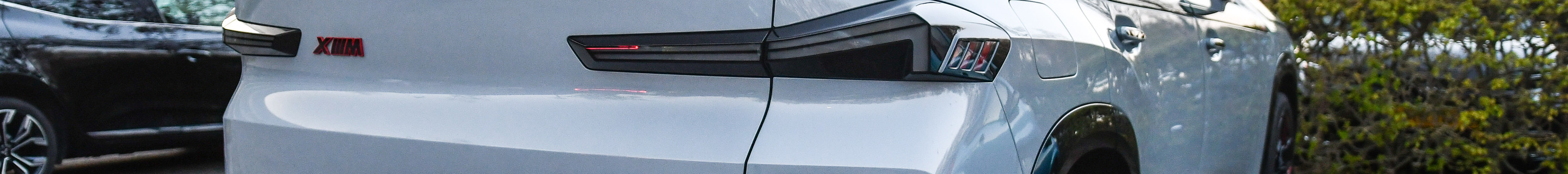 BMW XM G09 Label Red