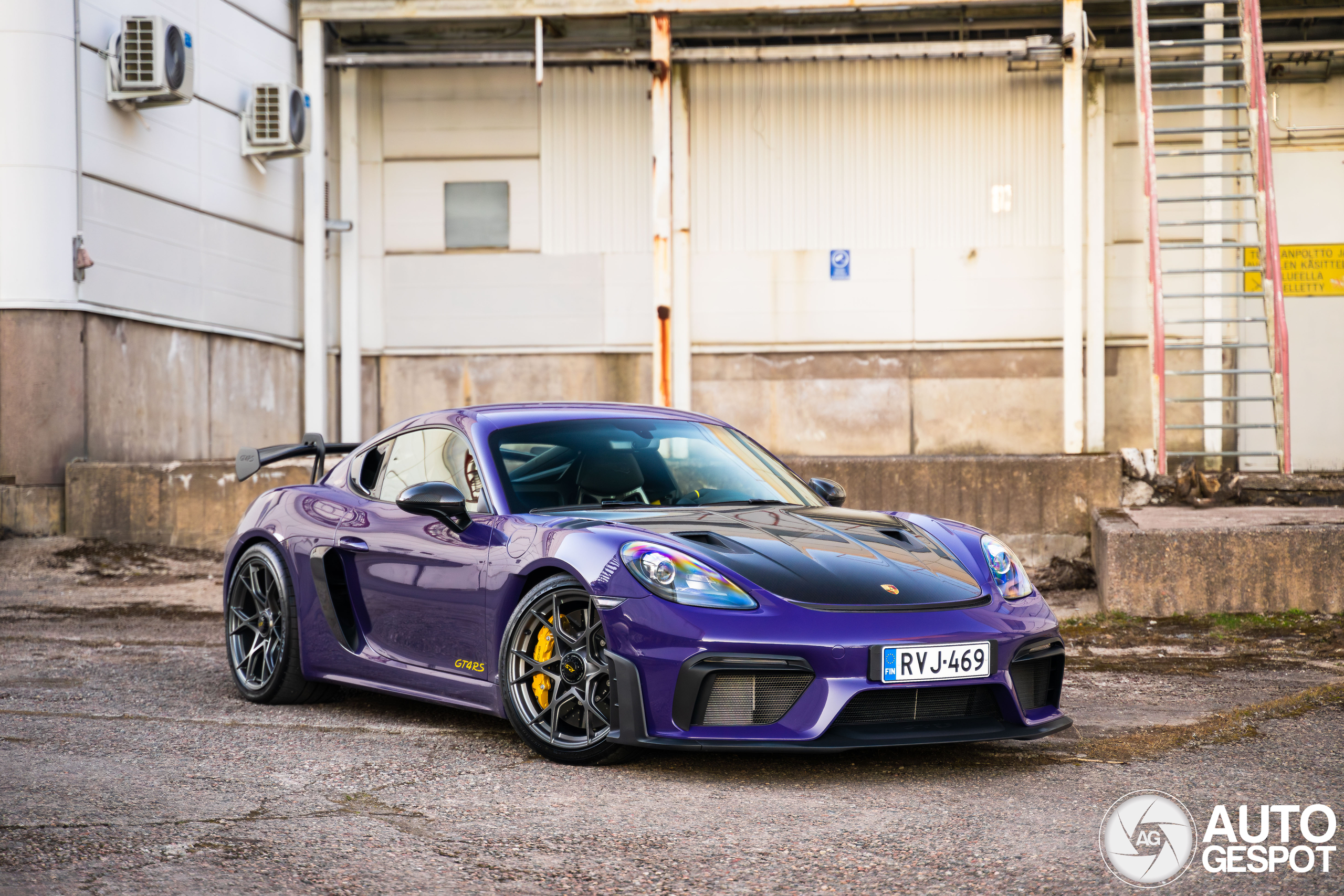 Porsche 718 Cayman GT4 RS Weissach Package