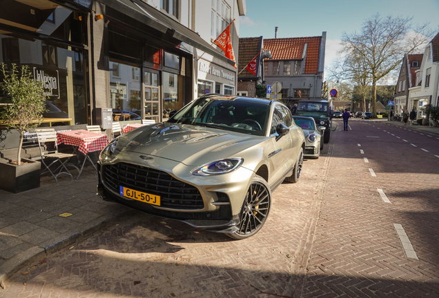 Aston Martin DBX707
