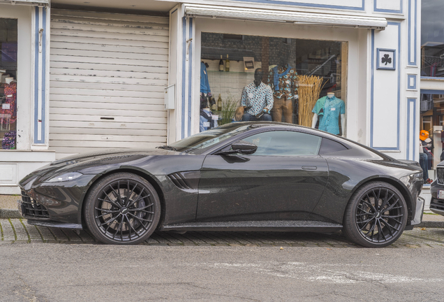Aston Martin V8 Vantage 2018