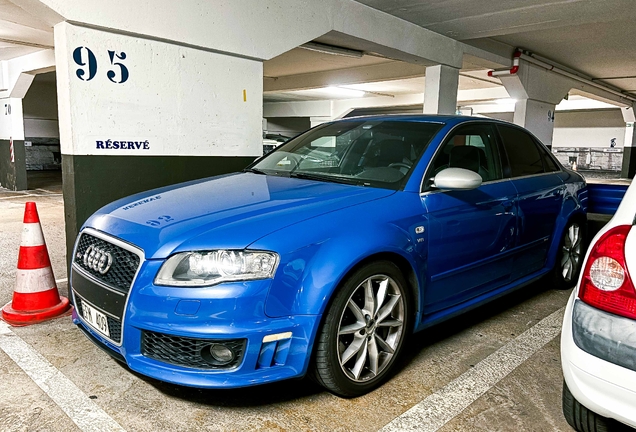 Audi RS4 Sedan