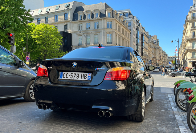BMW M5 E60 2005