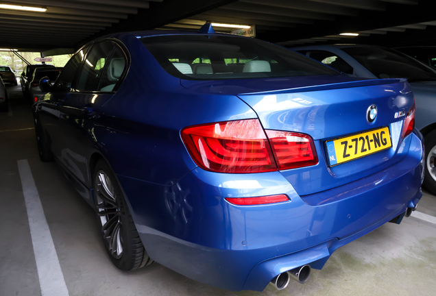 BMW M5 F10 2011