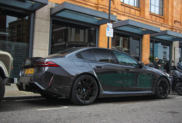 BMW M5 G90