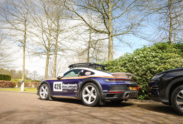 Porsche 992 Dakar