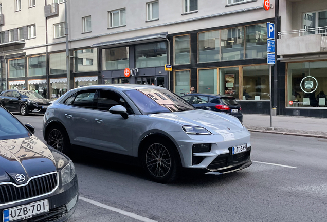 Porsche Macan EV Turbo
