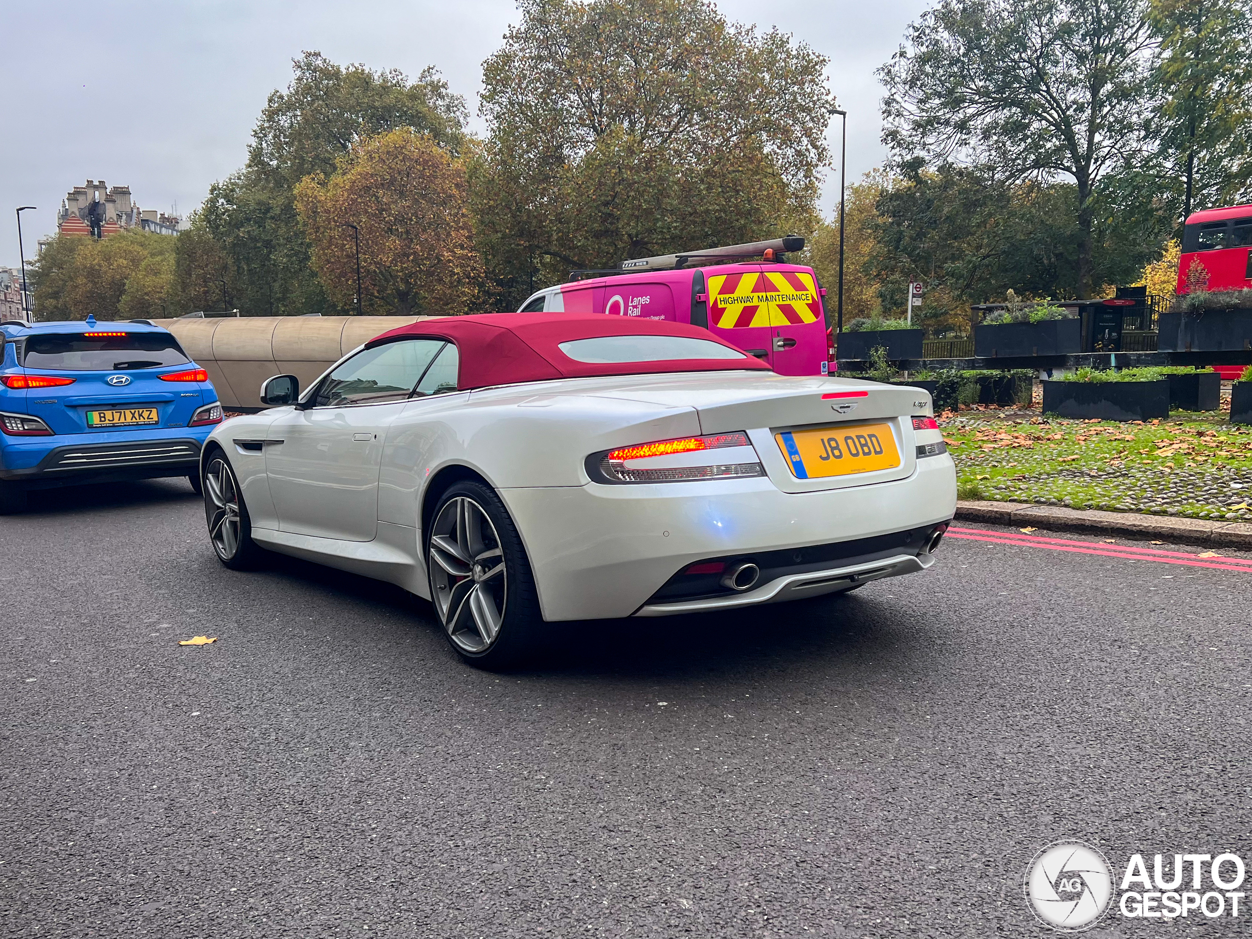 Aston Martin Virage Volante 2011
