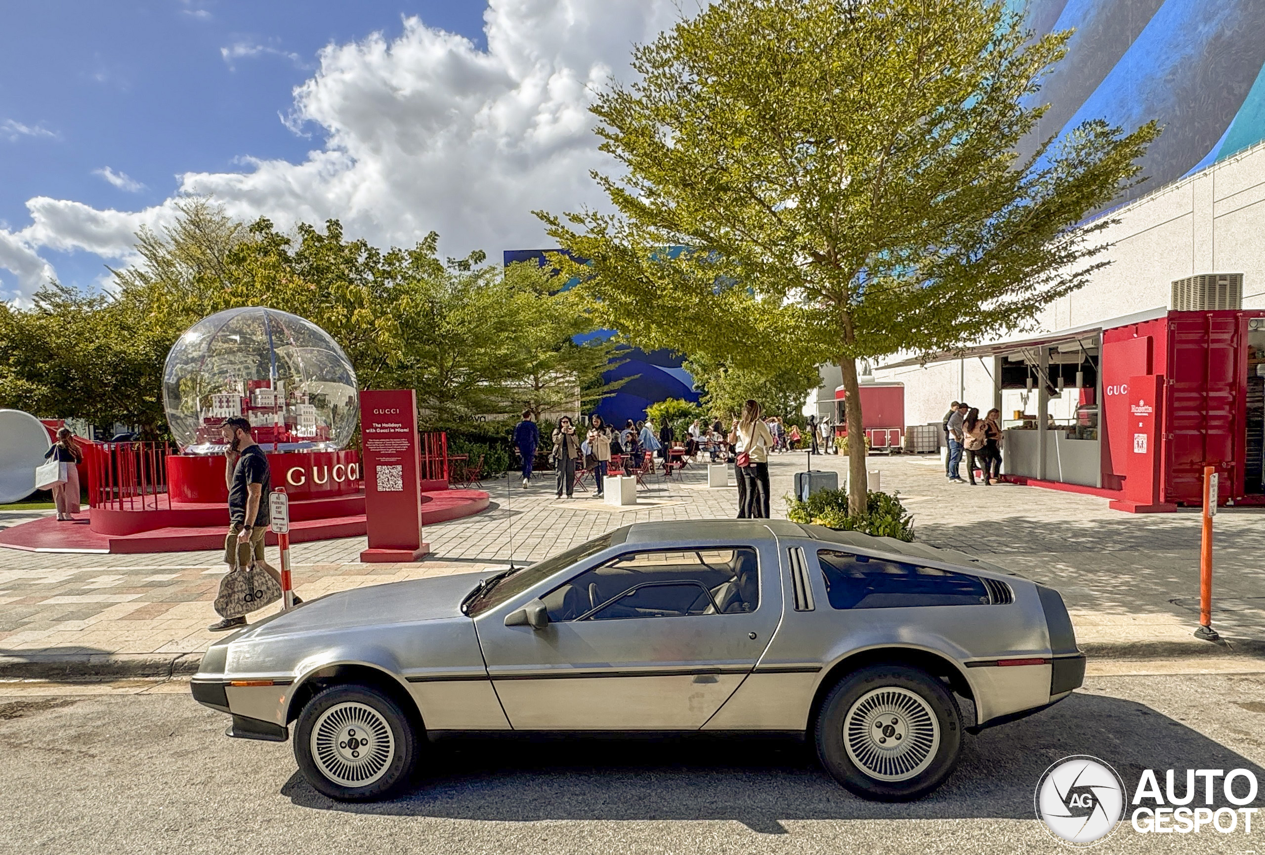 DeLorean DMC-12