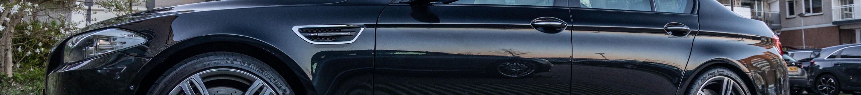 BMW M5 F10 2011