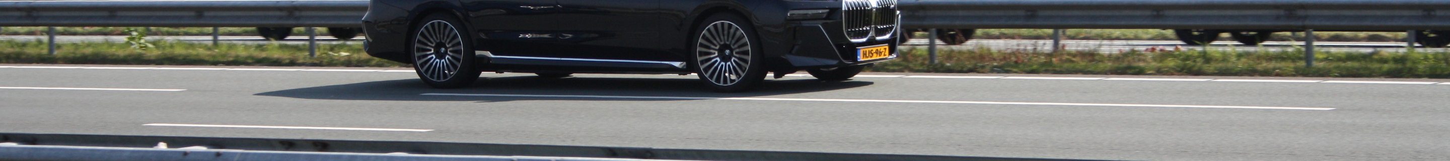 BMW M760e xDrive