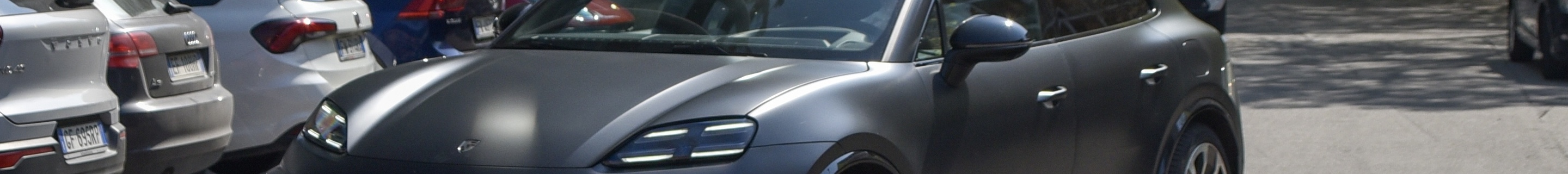 Porsche Macan EV Turbo