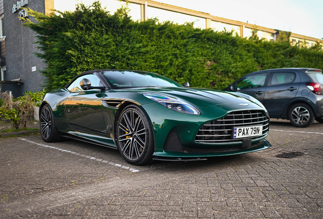 Aston Martin DB12 Volante