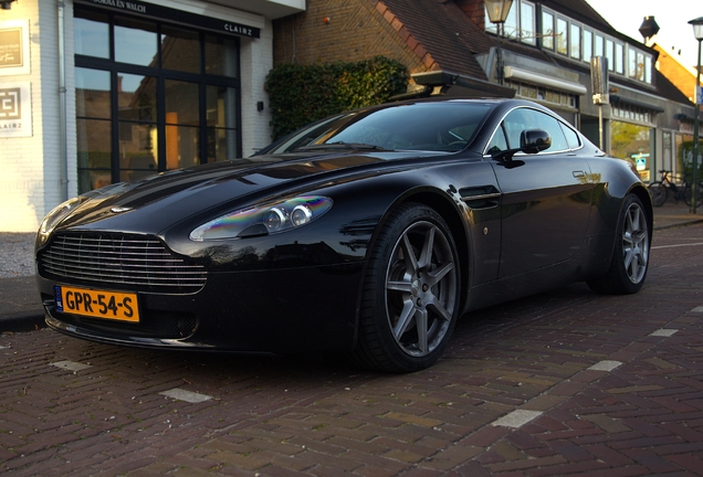 Aston Martin V8 Vantage