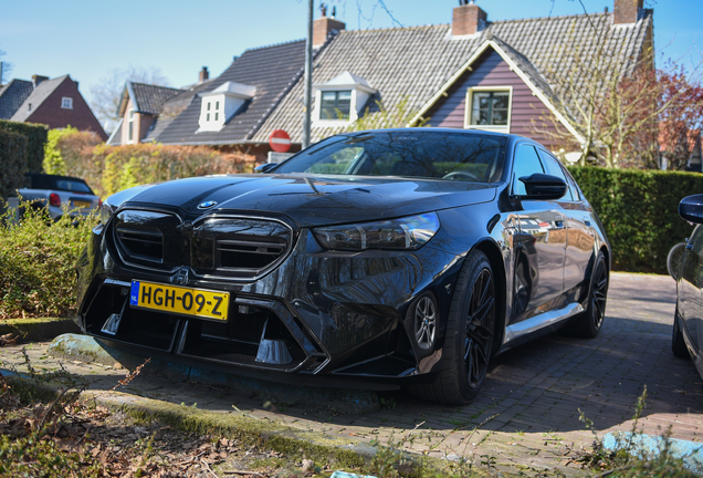 BMW M5 G90