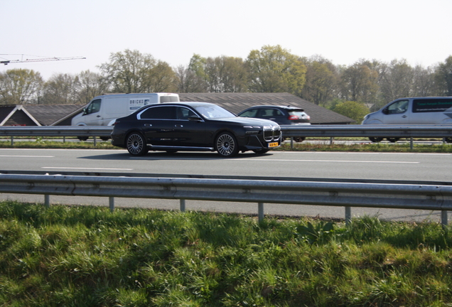 BMW M760e xDrive